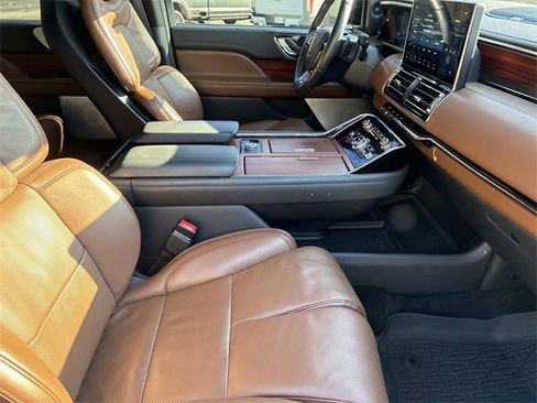Certified 2024 Lincoln Navigator Reserve image 25