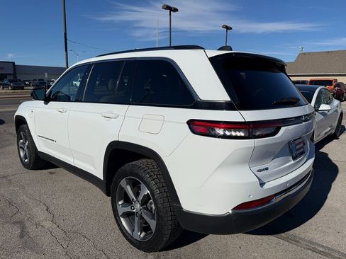 Used 2022 Jeep Grand Cherokee Limited 4xe image 18