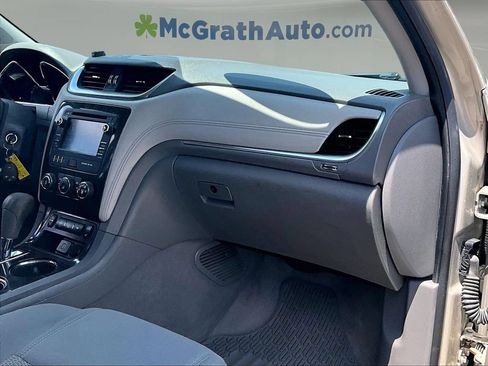 Used 2016 Chevrolet Traverse LT w/ Style and Technology Package FWD image 30