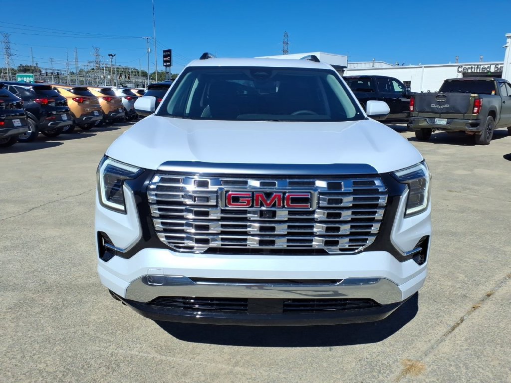 New 2027 GMC Terrain Denali w/ LPO, Floor Liner Package AWD/4WD image 2