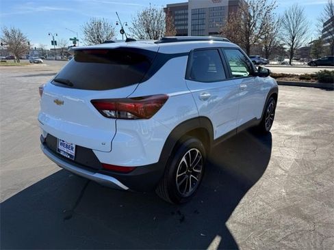 Used 2024 Chevrolet TrailBlazer LT w/ Driver Confidence Package image 8