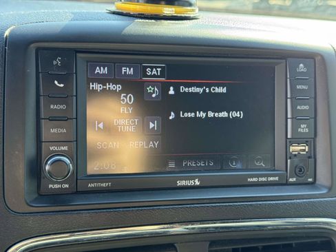 Used 2019 Dodge Grand Caravan SXT image 25