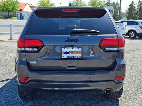 Used 2019 Jeep Grand Cherokee Altitude AWD/4WD image 5