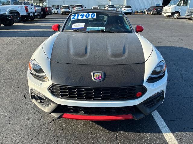 Used 2020 FIAT 124 Spider Abarth w/ Convenience Group RWD image 2