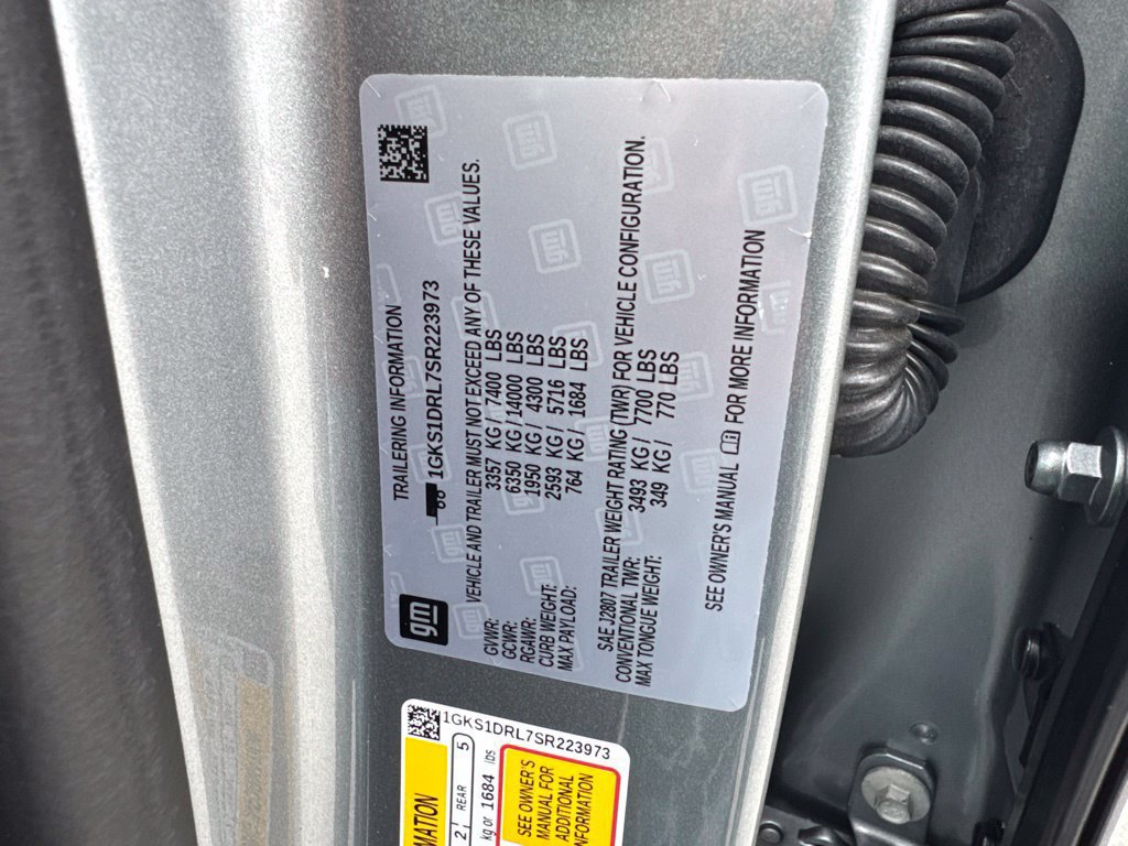 Used 2025 GMC Yukon Denali RWD image 28