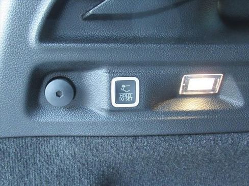 New 2025 Jeep Grand Cherokee L Overland w/ Advanced Protech Group III image 34