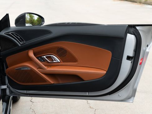 Used 2022 Audi R8 V10 performance image 34