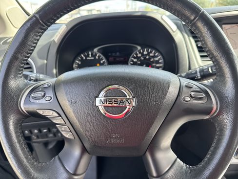 Used 2017 Nissan Pathfinder SL w/ SL Tech Package AWD/4WD image 15