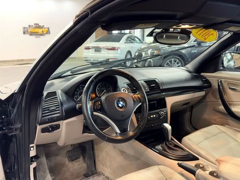 Used 2011 BMW 128i Convertible image 27