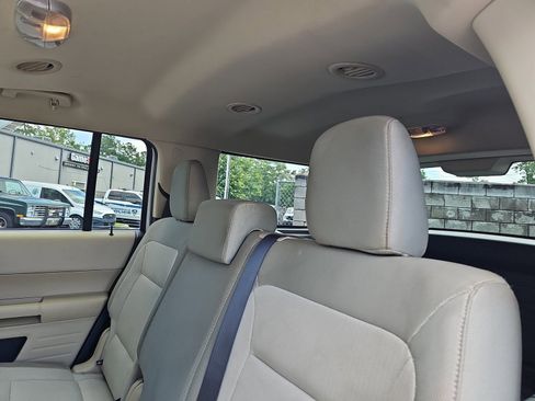 Used 2018 Ford Flex SE FWD image 13