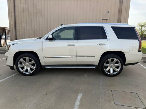 Used 2015 Cadillac Escalade Luxury image 8