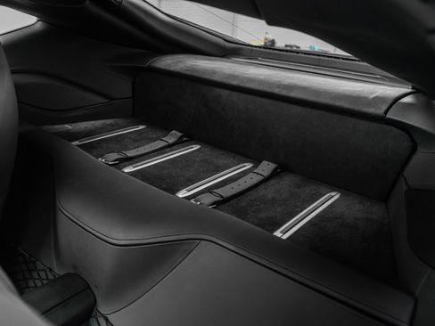 Used 2020 Ferrari 812 Superfast image 16