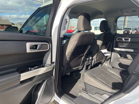 Used 2021 Ford Explorer XLT w/ Class III Trailer Tow Package AWD/4WD image 26