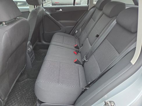 Used 2010 Volkswagen Tiguan S image 11