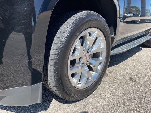 Used 2017 GMC Yukon SLT w/ Open Road Package image 10