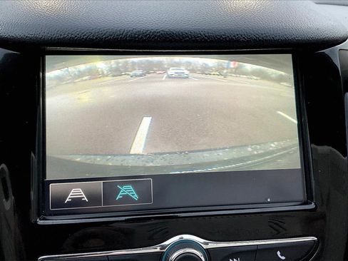 Used 2017 Chevrolet Cruze Premier image 21