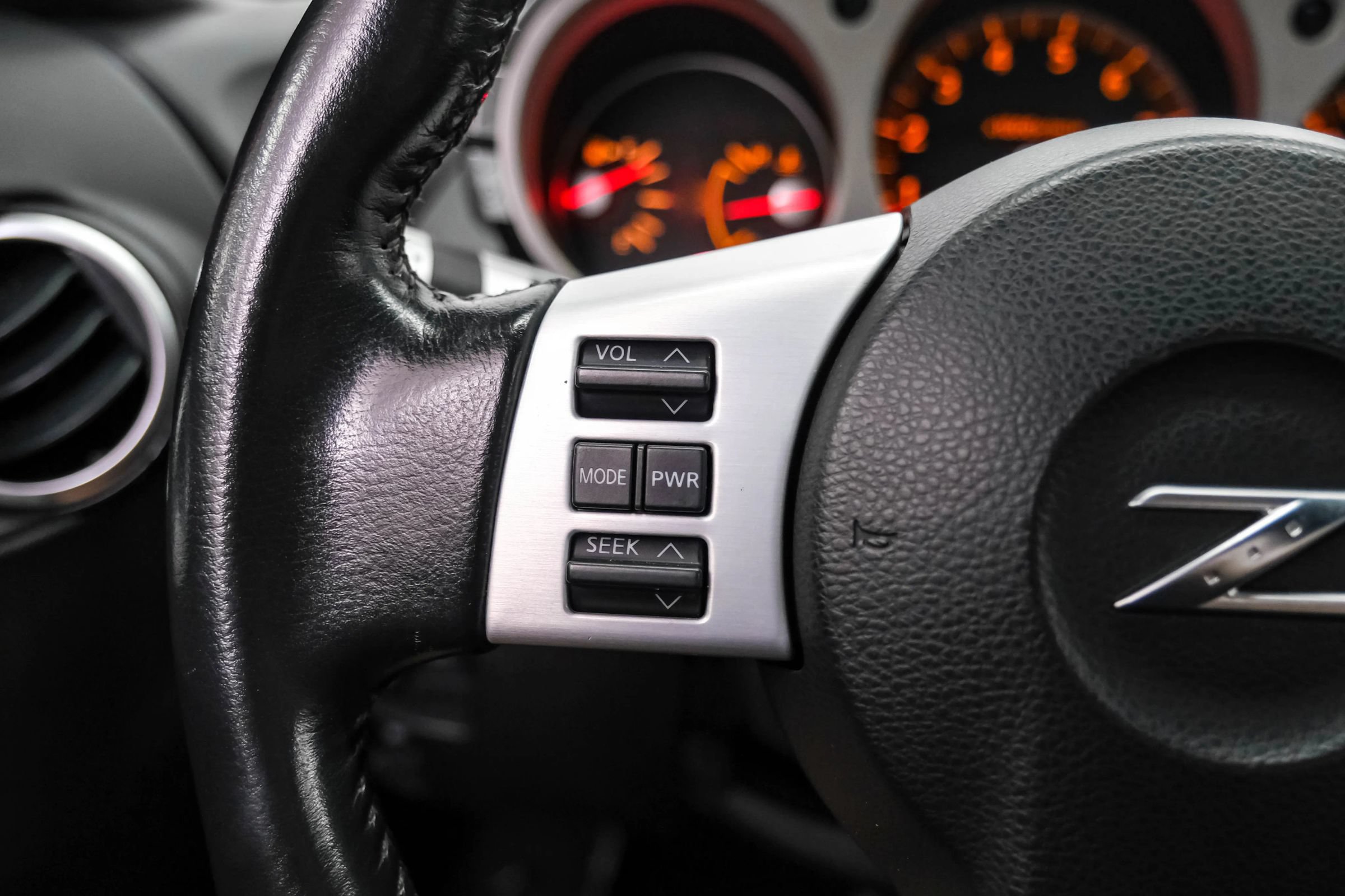 Used 2008 Nissan 350Z Grand Touring RWD image 15