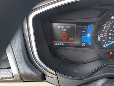 Used 2019 Ford Fusion SE image 26