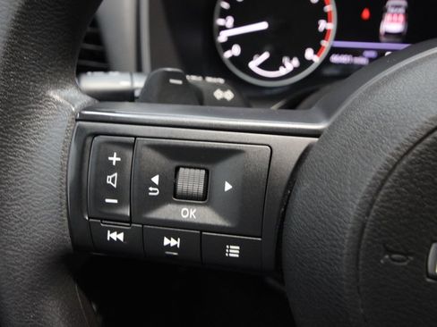 Used 2024 Nissan Rogue SV AWD/4WD image 19