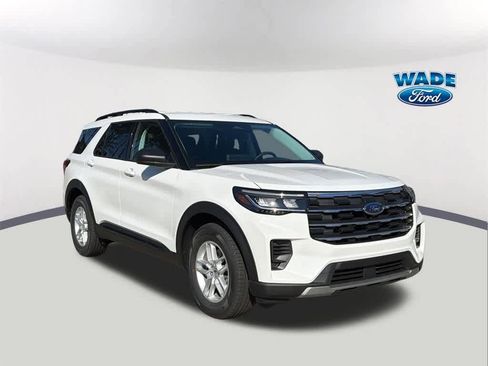 New 2026 Ford Explorer Active image 3