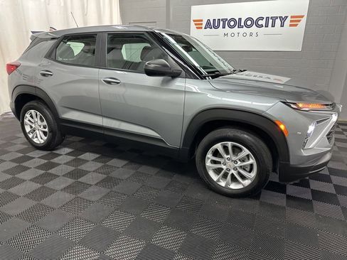 Used 2024 Chevrolet TrailBlazer LS image 3