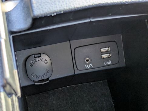 Used 2017 Subaru Forester 2.5i Touring image 32