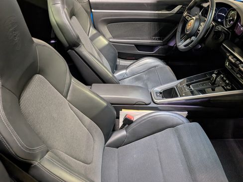 Certified 2022 Porsche 911 Targa 4S AWD/4WD image 28