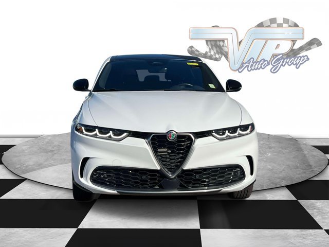 Used 2024 Alfa Romeo Tonale Ti w/ Premium Interior Package AWD/4WD image 3