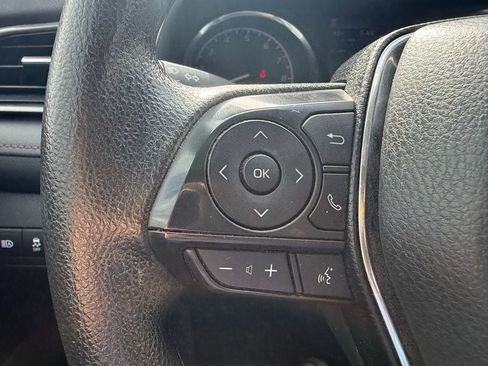 Used 2020 Toyota Camry LE FWD image 12