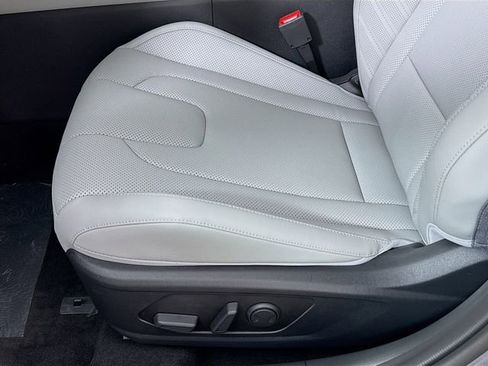 New 2026 Hyundai Elantra Limited FWD image 33
