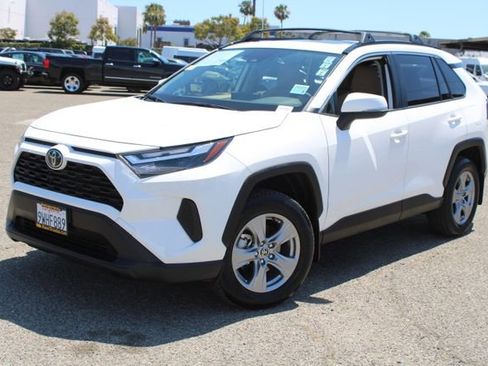 Used 2025 Toyota RAV4 XLE w/ Convenience Package FWD image 12
