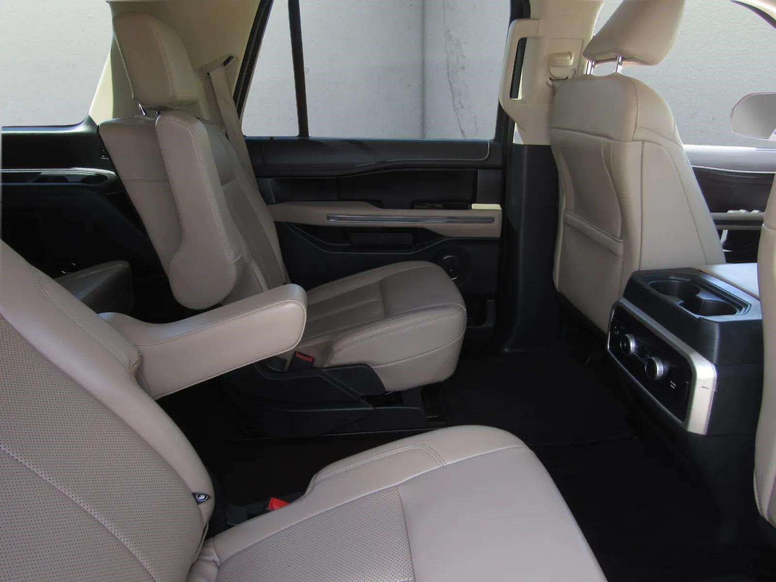Used 2022 Ford Expedition XLT AWD/4WD image 11