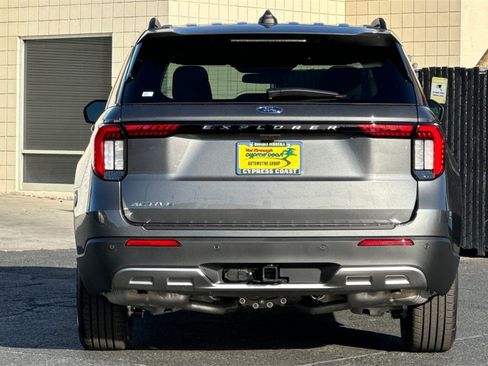 New 2026 Ford Explorer Active w/ Active Comfort Package image 5