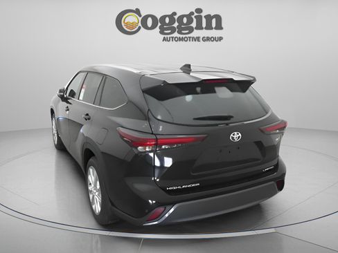New 2026 Toyota Highlander Limited AWD/4WD image 12