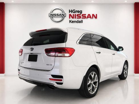 Used 2017 Kia Sorento SX AWD/4WD image 4