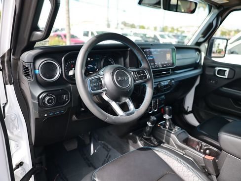 Used 2024 Jeep Wrangler High Altitude image 16