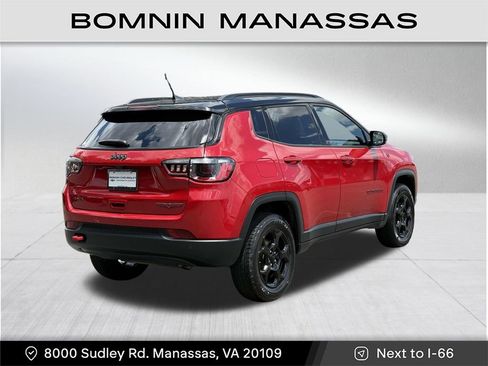 Used 2024 Jeep Compass Trailhawk image 7
