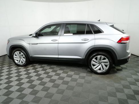 Used 2021 Volkswagen Atlas Cross Sport SE FWD image 28