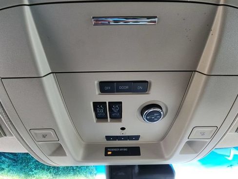 Used 2018 GMC Yukon Denali w/ Open Road Package AWD/4WD image 32
