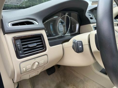 Used 2016 Volvo XC70 T5 Premier w/ Proximity Package image 27