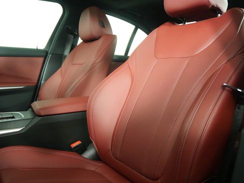 Certified 2025 BMW 330i Sedan image 11