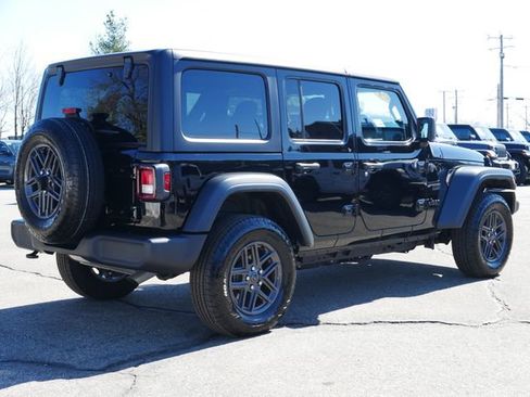 Used 2024 Jeep Wrangler Sport S image 6