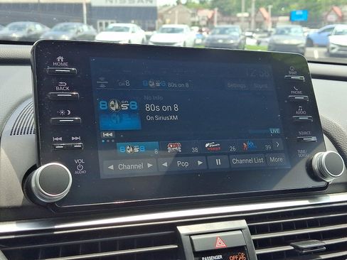Used 2019 Honda Accord Touring image 18