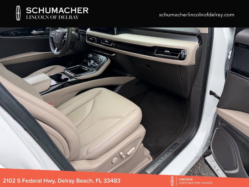 Used 2022 Lincoln Nautilus FWD w/ Premium Package image 16