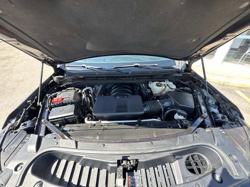 Used 2022 Chevrolet Tahoe LT w/ Luxury Package image 3