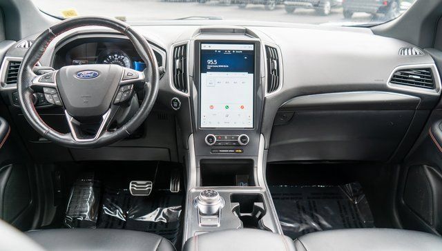 Used 2022 Ford Edge ST-Line w/ Cold Weather Package AWD/4WD image 15
