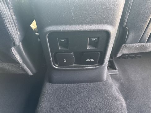 Used 2022 Ford Bronco Wildtrak image 8