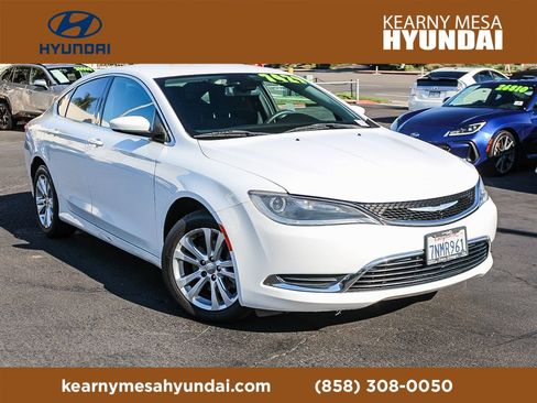 Used 2015 Chrysler 200 Limited image 1
