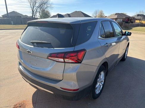 Used 2024 Chevrolet Equinox LT w/ LPO, Floor Liner Package FWD image 6