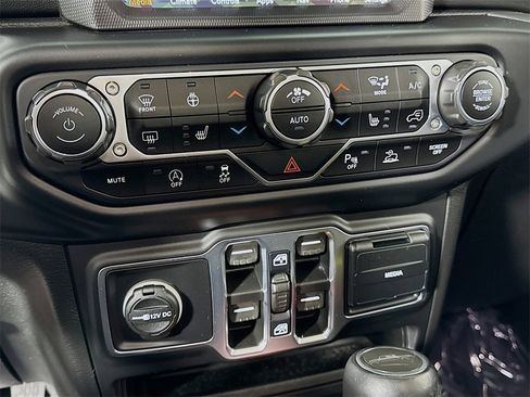 Used 2021 Jeep Gladiator Overland w/ Popular Equipment Package image 20